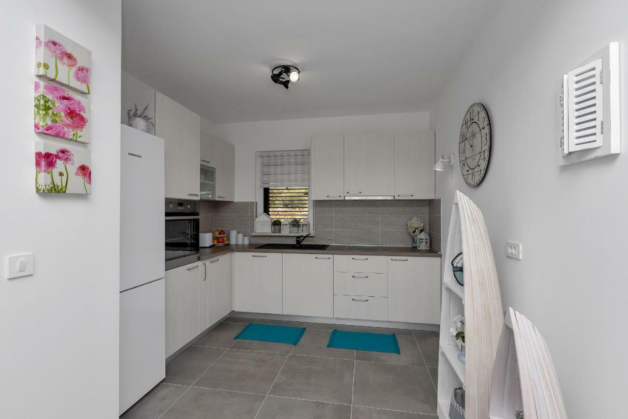 Apartment Amari Seaview Makarska Exterior photo